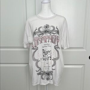 Boho French girl Graphic T-Shirt with Black and Pink art deco vintage Design